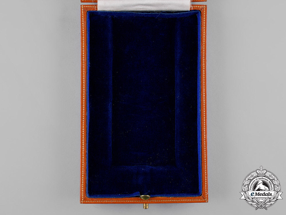 united_kingdom._a_board-_mounted_medal_case_by_pinches_c19-2278