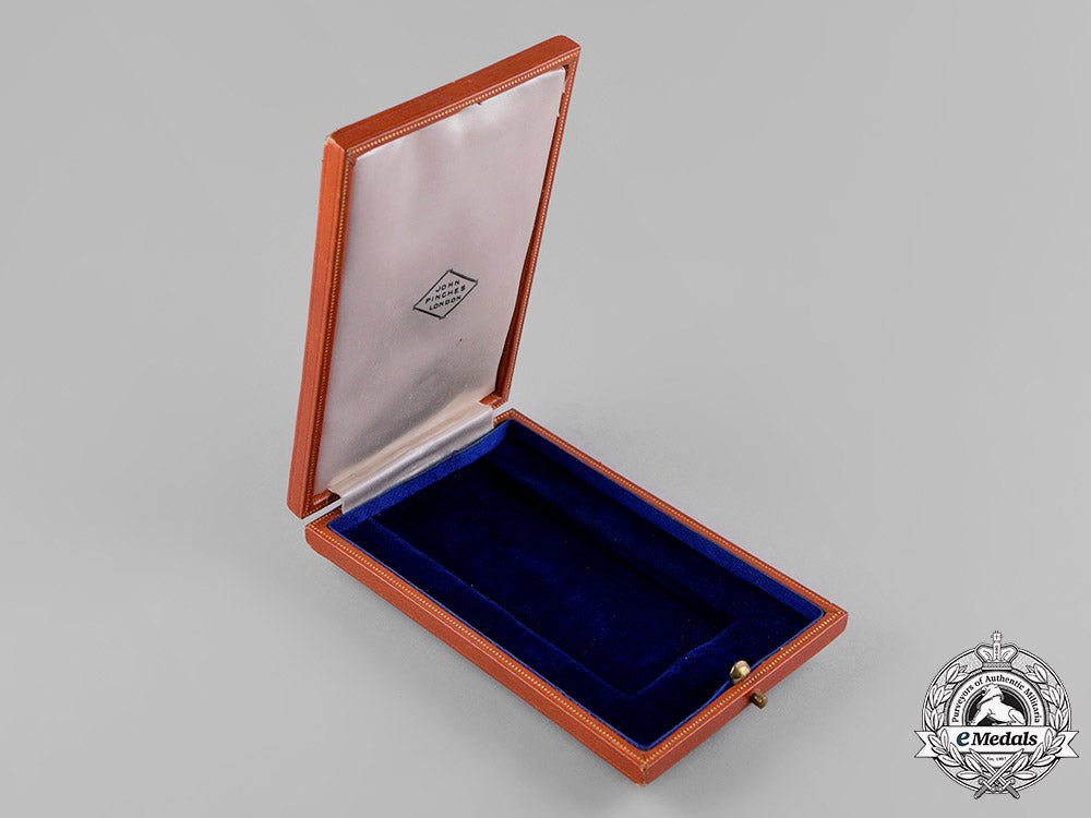 united_kingdom._a_board-_mounted_medal_case_by_pinches_c19-2279