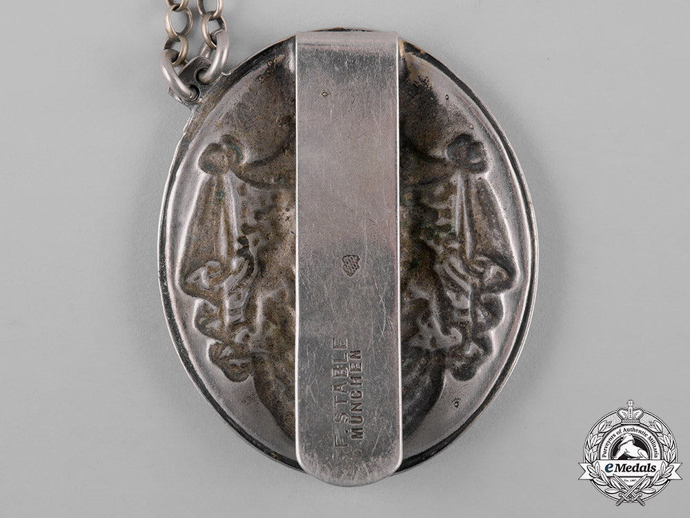 bavaria,_kingdom._a_kingdom_of_bavaria_civil_servant’s_badge_by_f._stäble,_c.1876_c19-2338