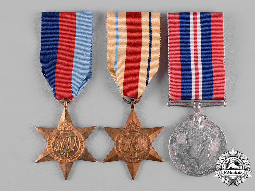 canada._a_second_war_group_of_three_c19-2463