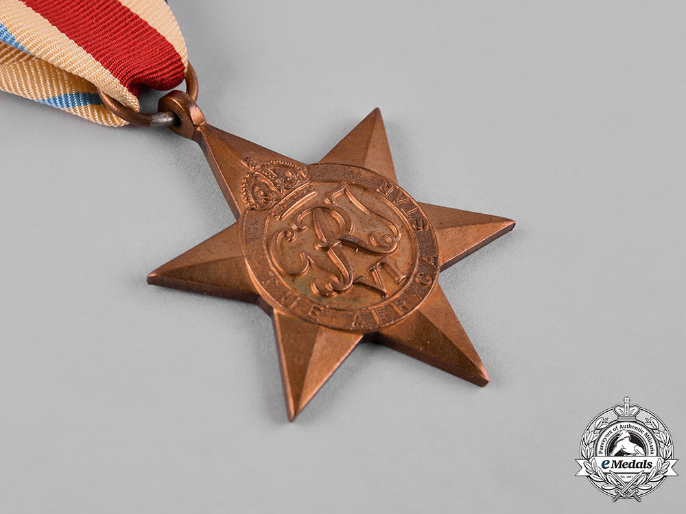 canada._a_second_war_group_of_three_c19-2466