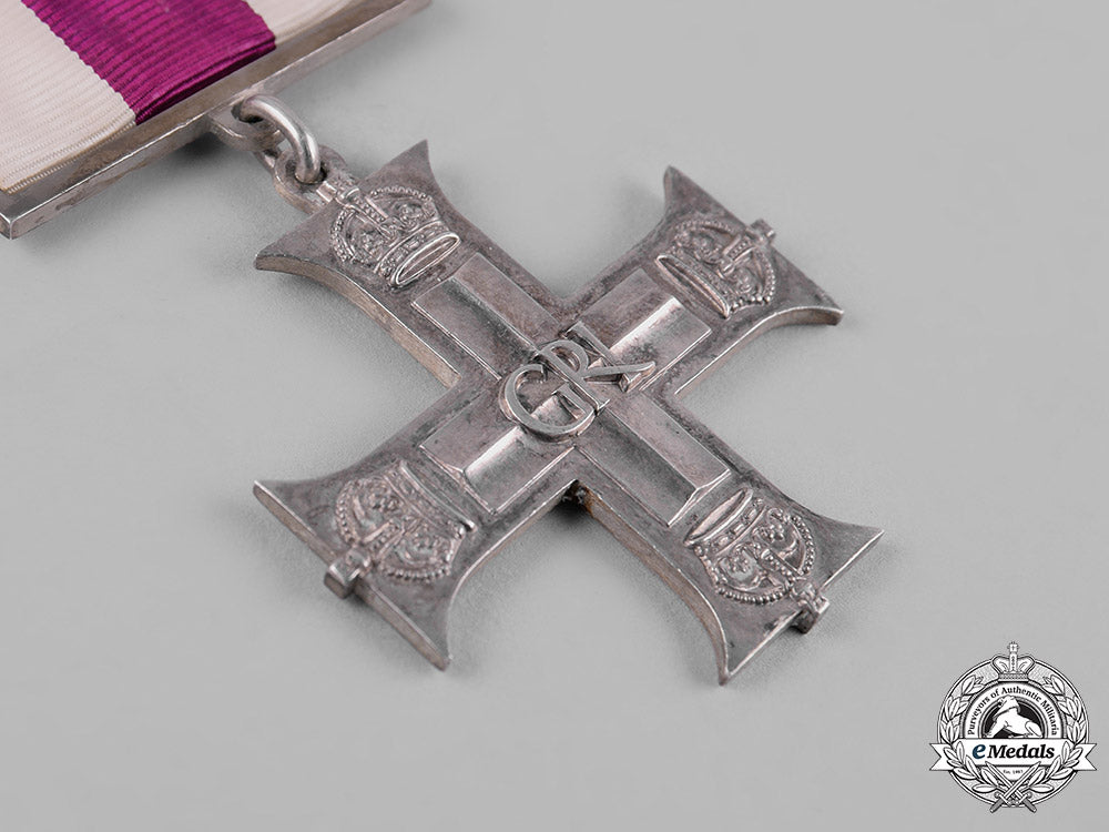 united_kingdom._a_gvi_military_cross_with_case_c19-2488