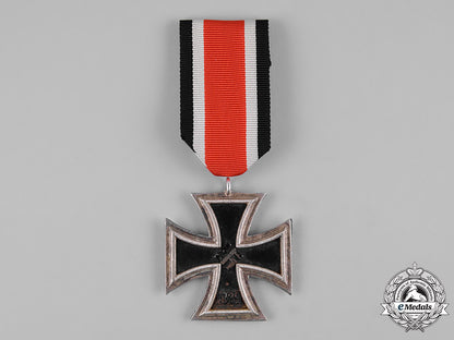 germany,_wehrmacht._a_rare_round31939_iron_cross,_ii_class,_deschler&_sohn_c19-258
