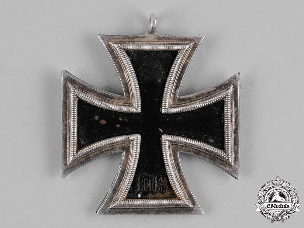 germany,_wehrmacht._a_rare_round31939_iron_cross,_ii_class,_deschler&_sohn_c19-260