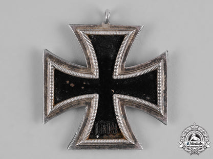 germany,_wehrmacht._a_rare_round31939_iron_cross,_ii_class,_deschler&_sohn_c19-260
