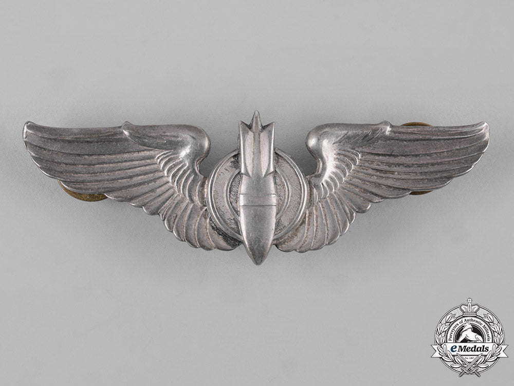 united_states._an_army_air_force_bombardier_badge,_c.1942_c19-2668