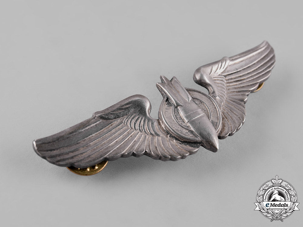 united_states._an_army_air_force_bombardier_badge,_c.1942_c19-2670