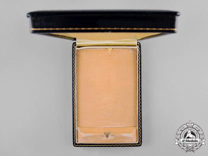 united_states._a_case_for_a_legion_of_merit,_commander_degree_c19-2776