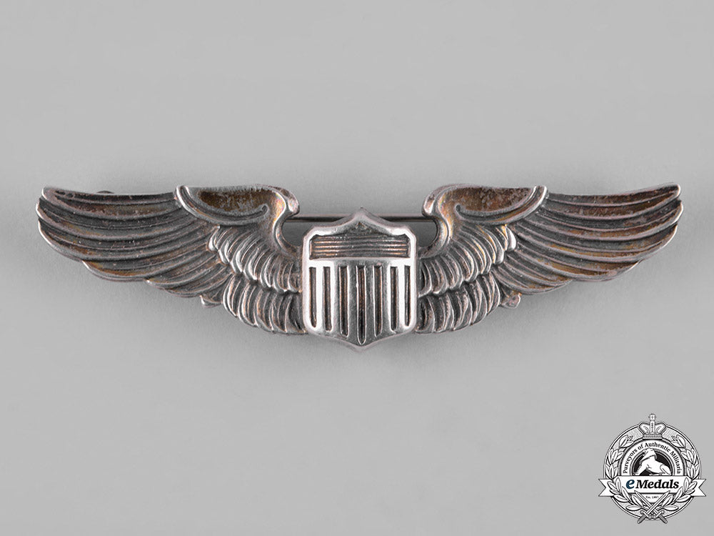 united_states._a_second_war_army_air_forces_pilot_badge,_by_amico_c19-2846