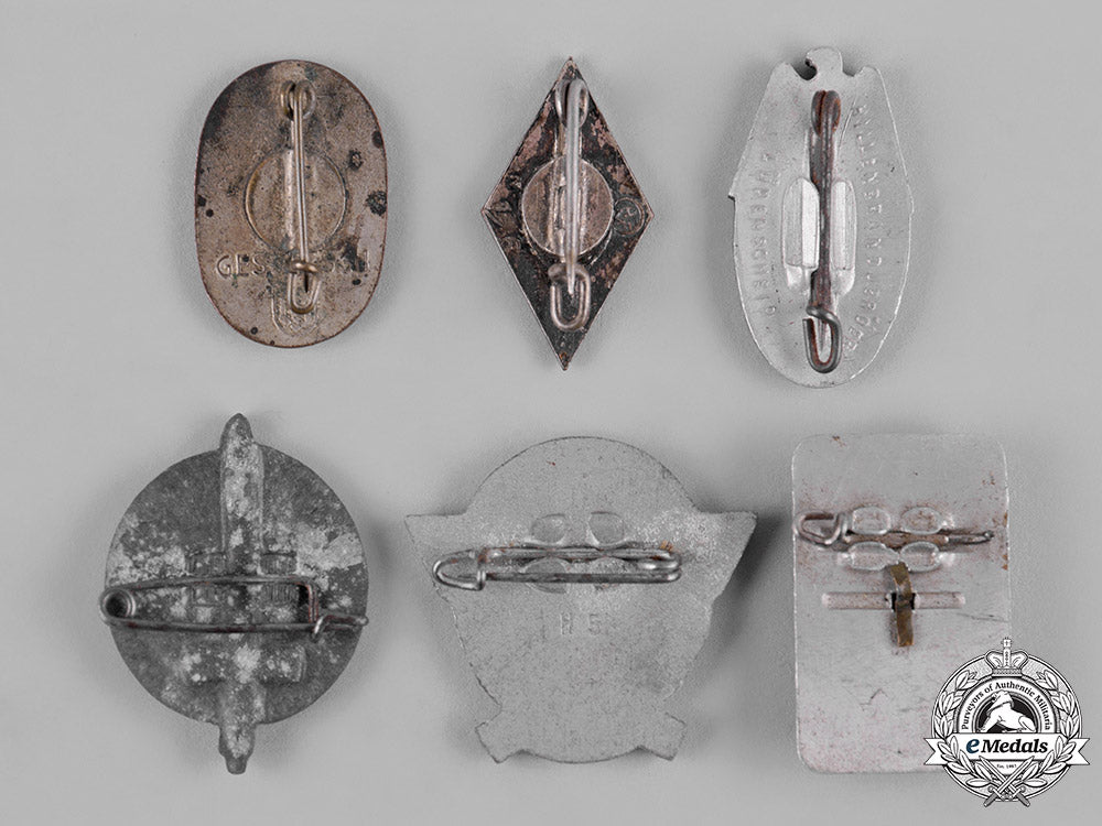 germany,_third_reich._a_lot_of_membership_badges_c19-3023