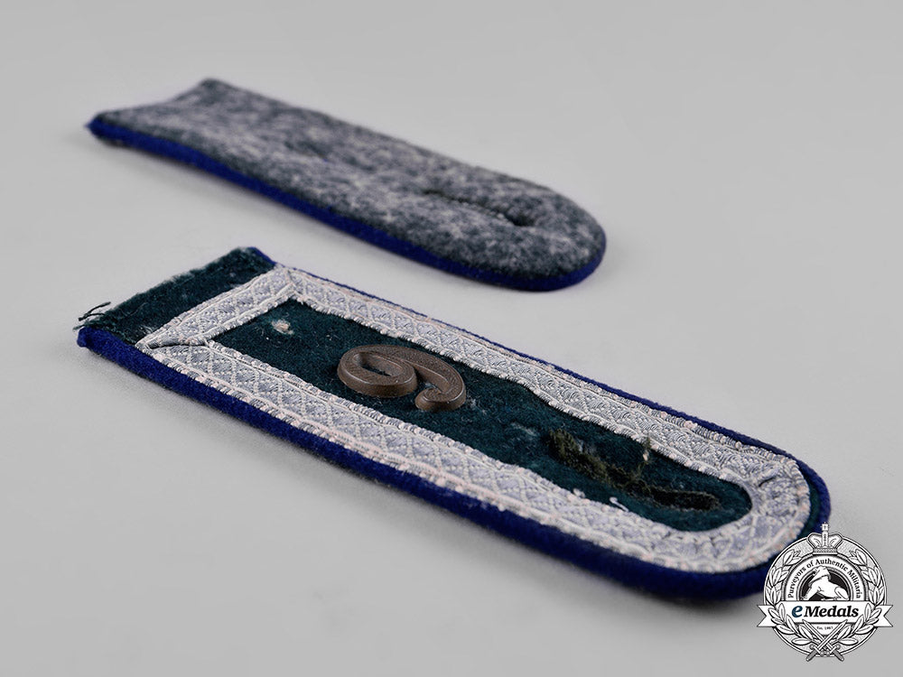 germany,_heer._a_pair_of_army_medical_unterfeldwebel_shoulder_straps_c19-3034