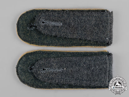 germany,_luftwaffe._a_pair_of1_st_paratroop_panzer_division_hermann_göring_em/_nco’s_shoulder_straps_c19-3050