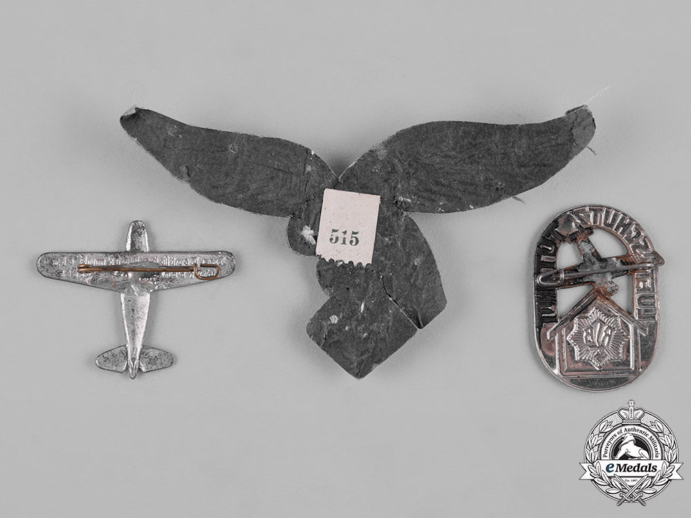 germany,_third_reich._a_lot_of_third_reich_cloth_and_metal_insignia_c19-3080