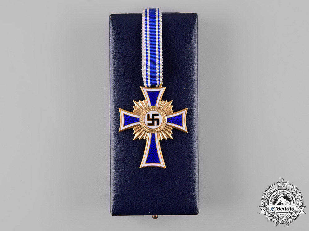 germany,_third_reich._a_cased_honour_cross_of_the_german_mother_in_gold_by_robert_hauschild_c19-3412