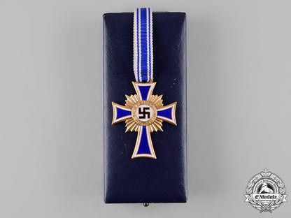 germany,_third_reich._a_cased_honour_cross_of_the_german_mother_in_gold_by_robert_hauschild_c19-3412