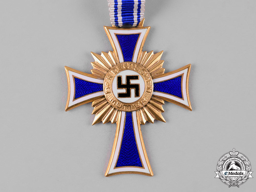 germany,_third_reich._a_cased_honour_cross_of_the_german_mother_in_gold_by_robert_hauschild_c19-3414