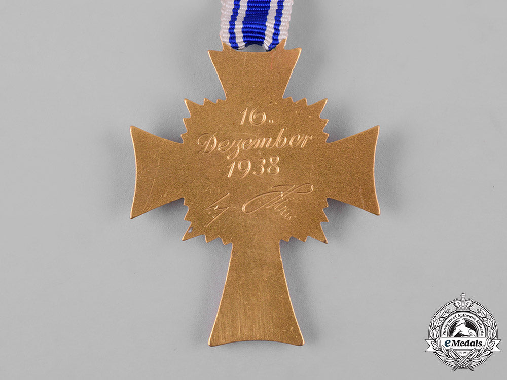 germany,_third_reich._a_cased_honour_cross_of_the_german_mother_in_gold_by_robert_hauschild_c19-3415