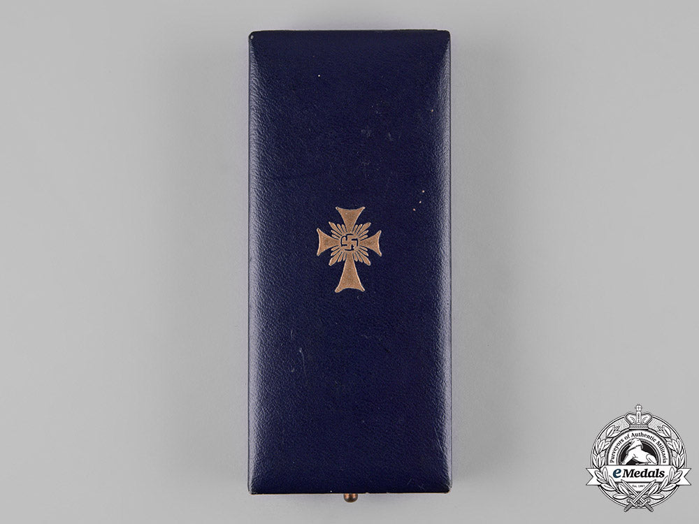 germany,_third_reich._a_cased_honour_cross_of_the_german_mother_in_gold_by_robert_hauschild_c19-3417