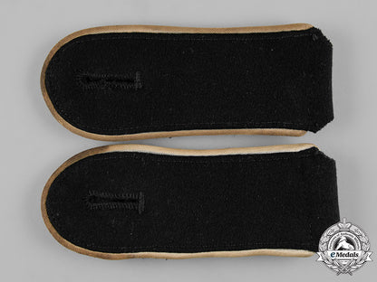 germany,_ss._a_set_of_waffen-_ss_mann_infantry_shoulder_straps_c19-3450_1