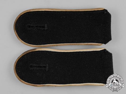 germany,_ss._a_set_of_waffen-_ss_mann_infantry_shoulder_straps_c19-3450_1
