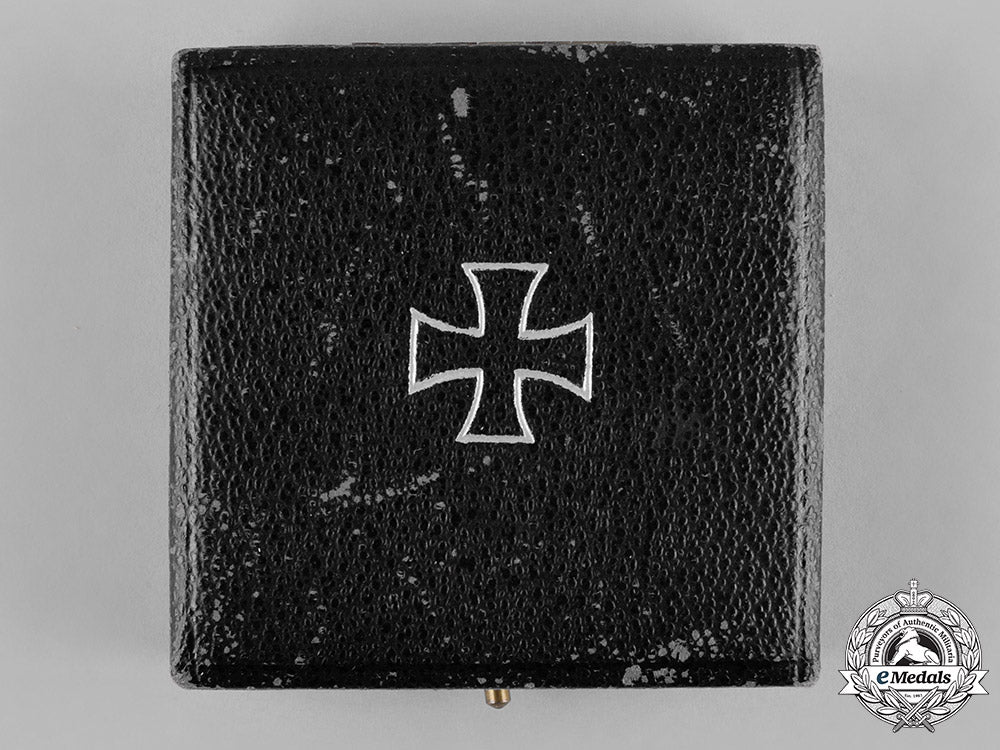 germany,_wehrmacht._a1939_iron_cross,_i_class,_by_wächtler&_lange,_with_case_c19-348