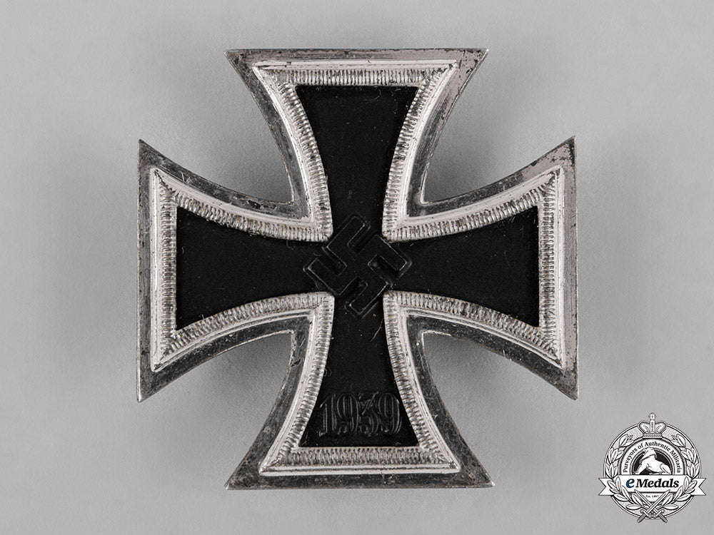 germany,_wehrmacht._a1939_iron_cross,_i_class,_by_wächtler&_lange,_with_case_c19-349