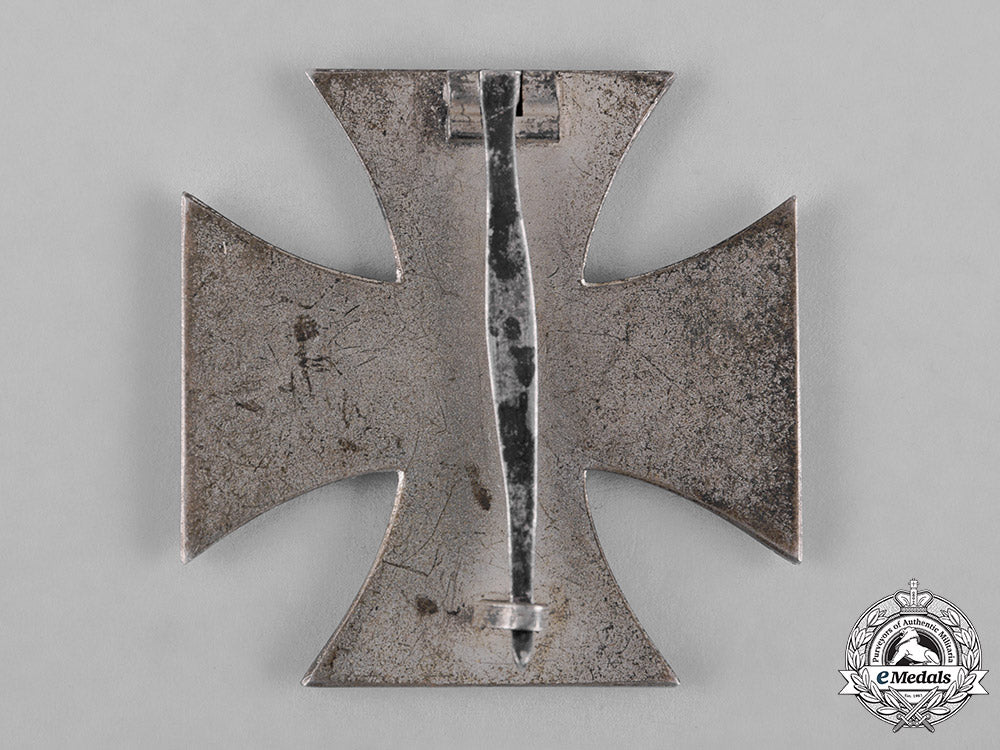 germany,_wehrmacht._a1939_iron_cross,_i_class,_by_wächtler&_lange,_with_case_c19-350