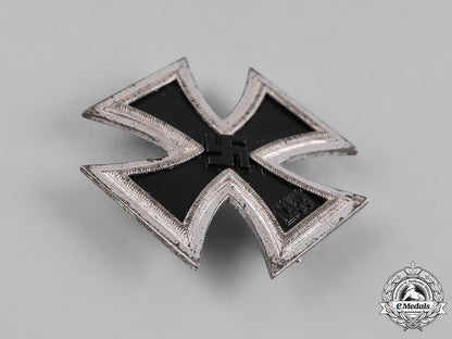 germany,_wehrmacht._a1939_iron_cross,_i_class,_by_wächtler&_lange,_with_case_c19-351