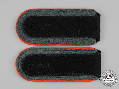germany,_ss._a_set_of_waffen-_ss_mann_artillery_shoulder_straps_c19-3597