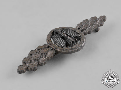 germany,_luftwaffe._a_short_range_day_fighter_clasp,_bronze_grade,_by_g.h._osang,_with_envelope_c19-379_1_1_1
