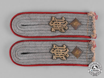 germany,_waffen-_ss._a_pair_of_shoulder_straps_for_a_artillery_ss-_obersturmführer_in_the1_st_ss_panzer_division_lah_c19-388