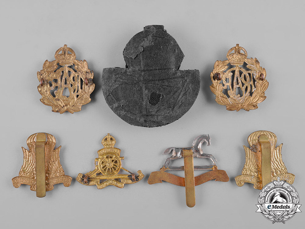 canada,_united_kingdom._a_lot_of_seven_cap_badges_c19-4187