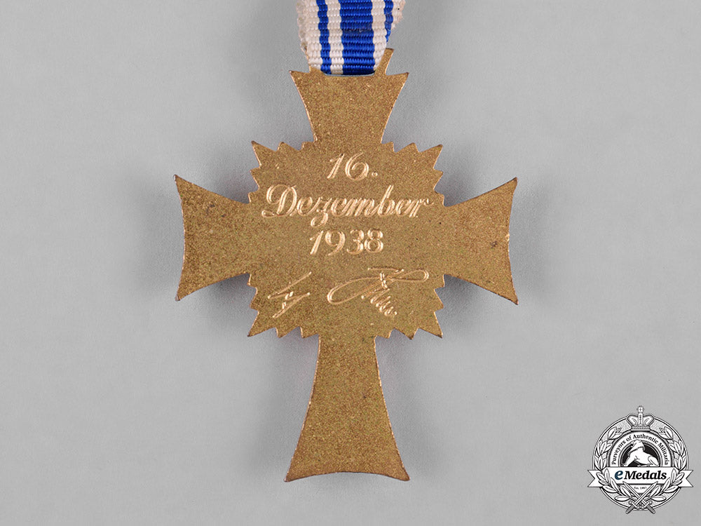 germany,_third_reich._a_cased_honour_cross_of_the_german_mother,_gold_grade,_by_ziemer&_söhne_c19-420