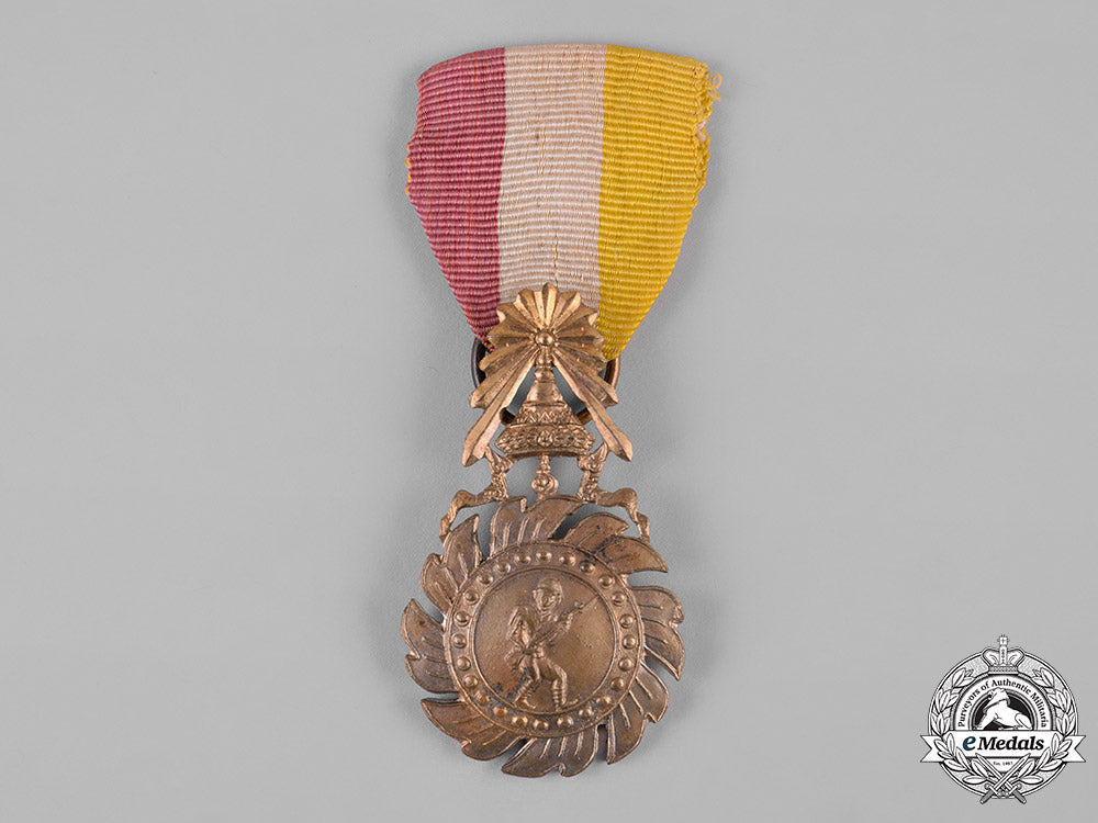 laos,_kingdom._a_medal_of_government_gratitude(_aka_order_of_the_revolution)1960-1961_c19-4234