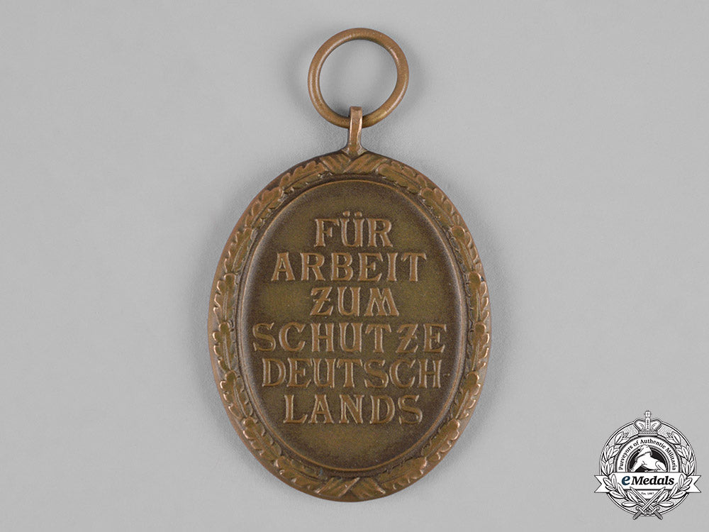 germany,_third_reich._a_west_wall_medal_c19-4264