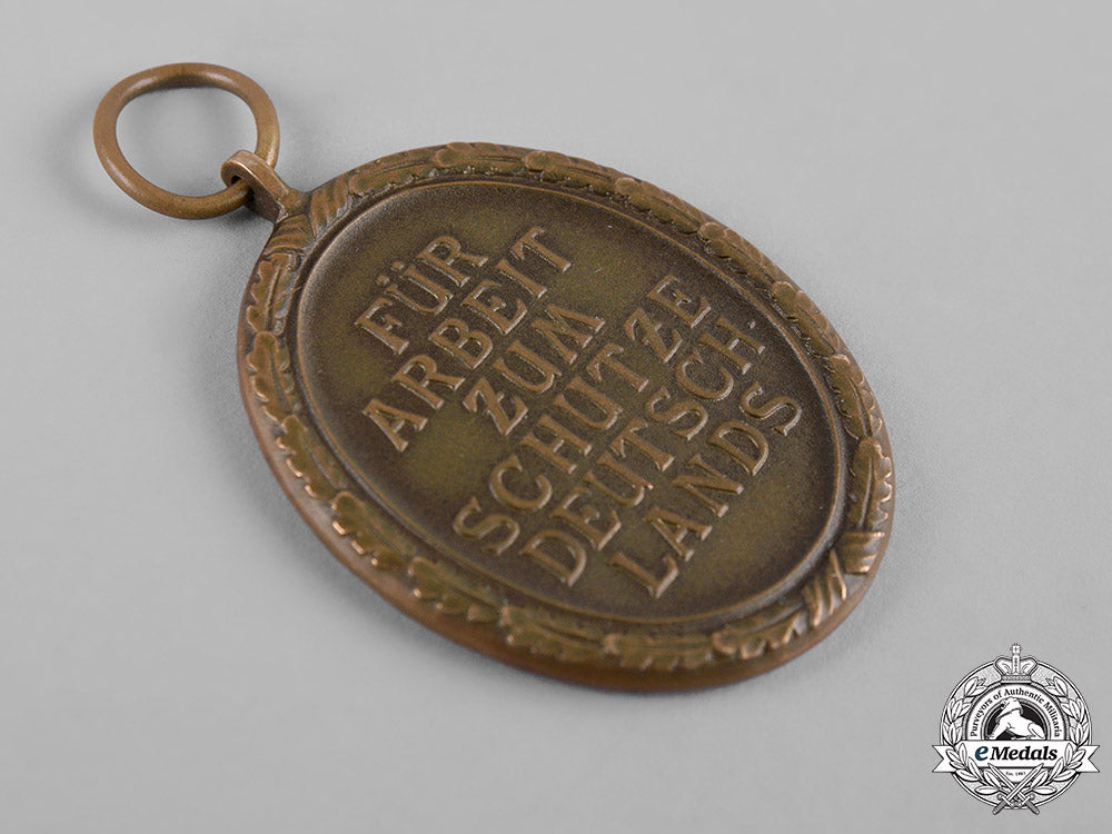 germany,_third_reich._a_west_wall_medal_c19-4266