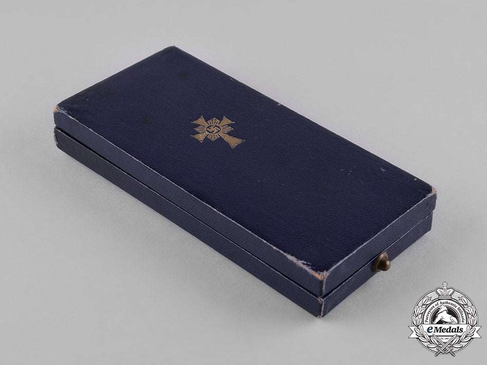 germany,_third_reich._a_cased_honour_cross_of_the_german_mother,_gold_grade,_by_ziemer&_söhne_c19-427