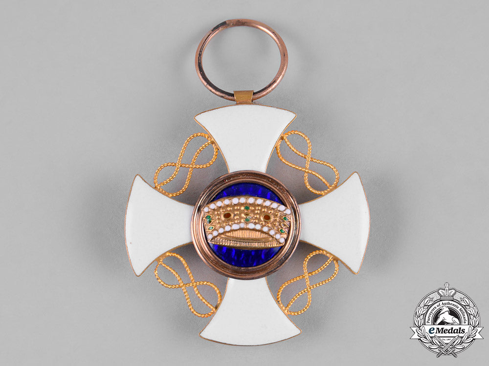 italy,_kingdom._an_order_of_the_crown_of_italy_in_gold,_v_class_knight_with_case_c19-4287