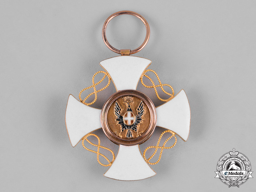 italy,_kingdom._an_order_of_the_crown_of_italy_in_gold,_v_class_knight_with_case_c19-4288