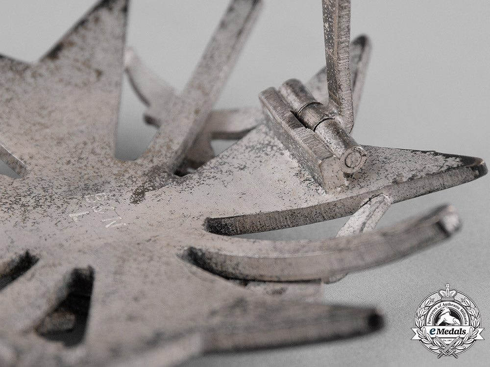 germany,_wehrmacht._a_spanish_cross_in_silver_with_swords_by_berg&_nolte_c19-4311_1_1