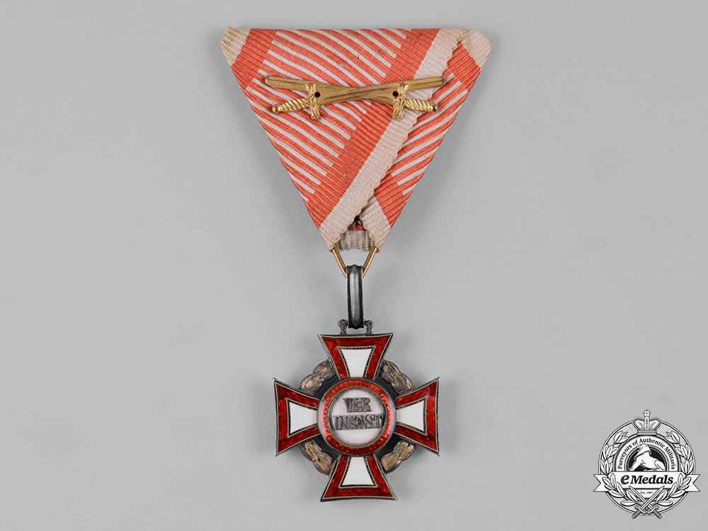 austria,_imperial._a_military_merit_cross,_iii_class_with_war_decoration_in_case,_by_v._mayers’_söhne_c19-4473_1