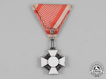 austria,_imperial._a_military_merit_cross,_iii_class_with_war_decoration_in_case,_by_v._mayers’_söhne_c19-4474_1