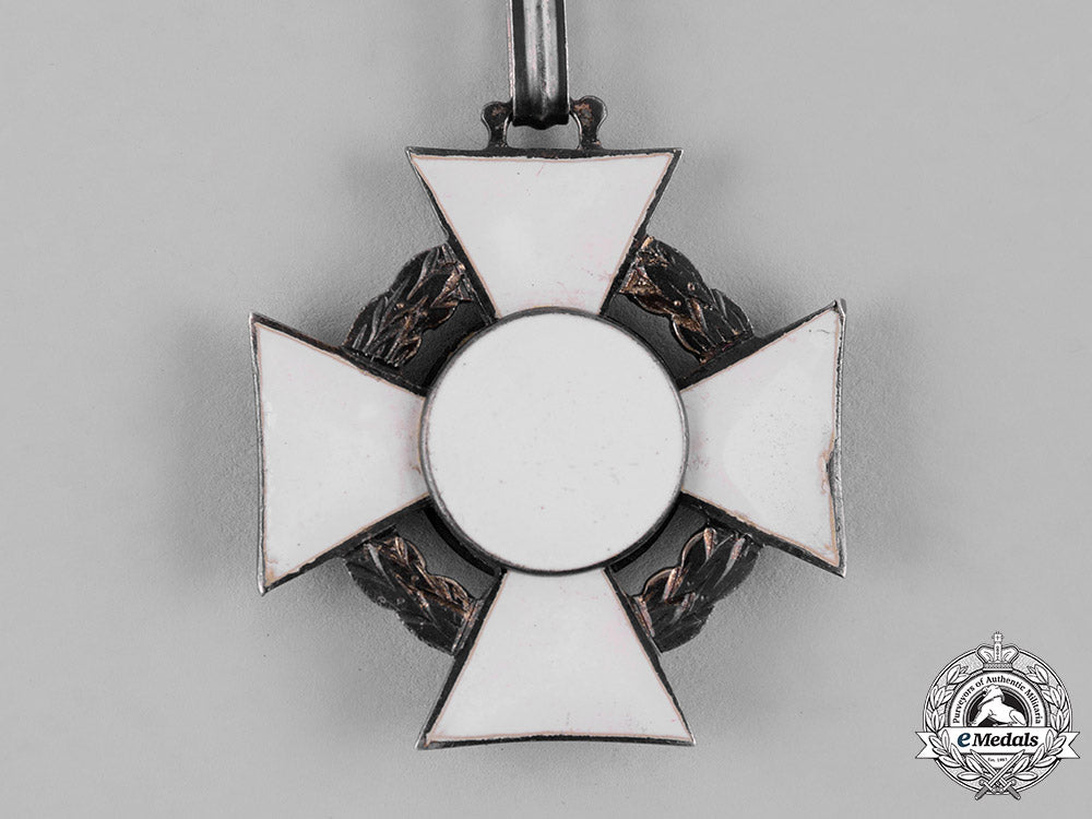 austria,_imperial._a_military_merit_cross,_iii_class_with_war_decoration_in_case,_by_v._mayers’_söhne_c19-4476_1