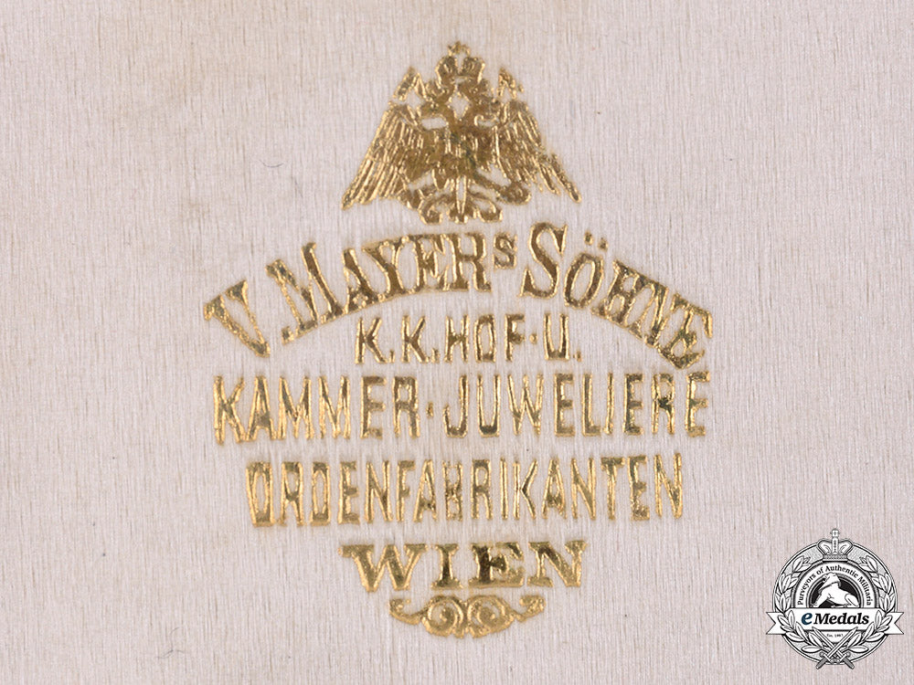 austria,_imperial._a_military_merit_cross,_iii_class_with_war_decoration_in_case,_by_v._mayers’_söhne_c19-4484_1
