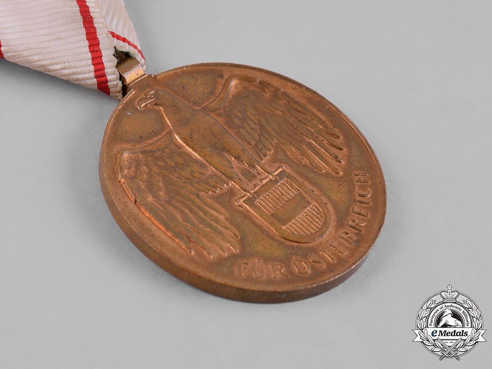 austria,_imperial._a_lot_of_medals,_decorations,_and_awards_c19-4535