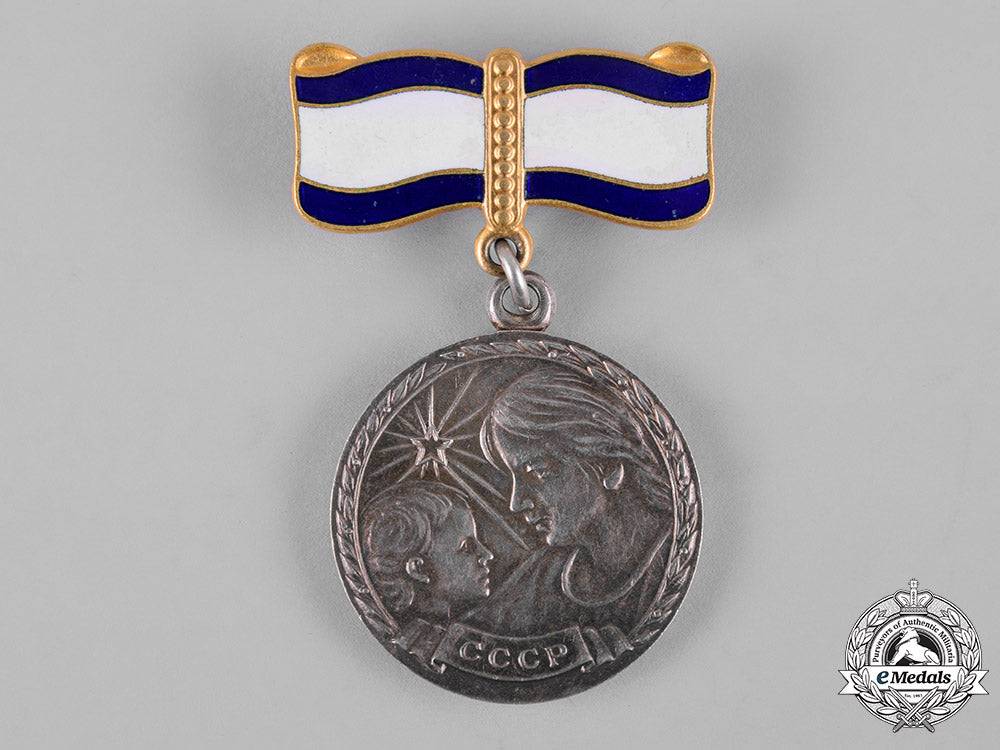russia,_soviet_union._a_motherhood_medal,_ii_class_c19-4645