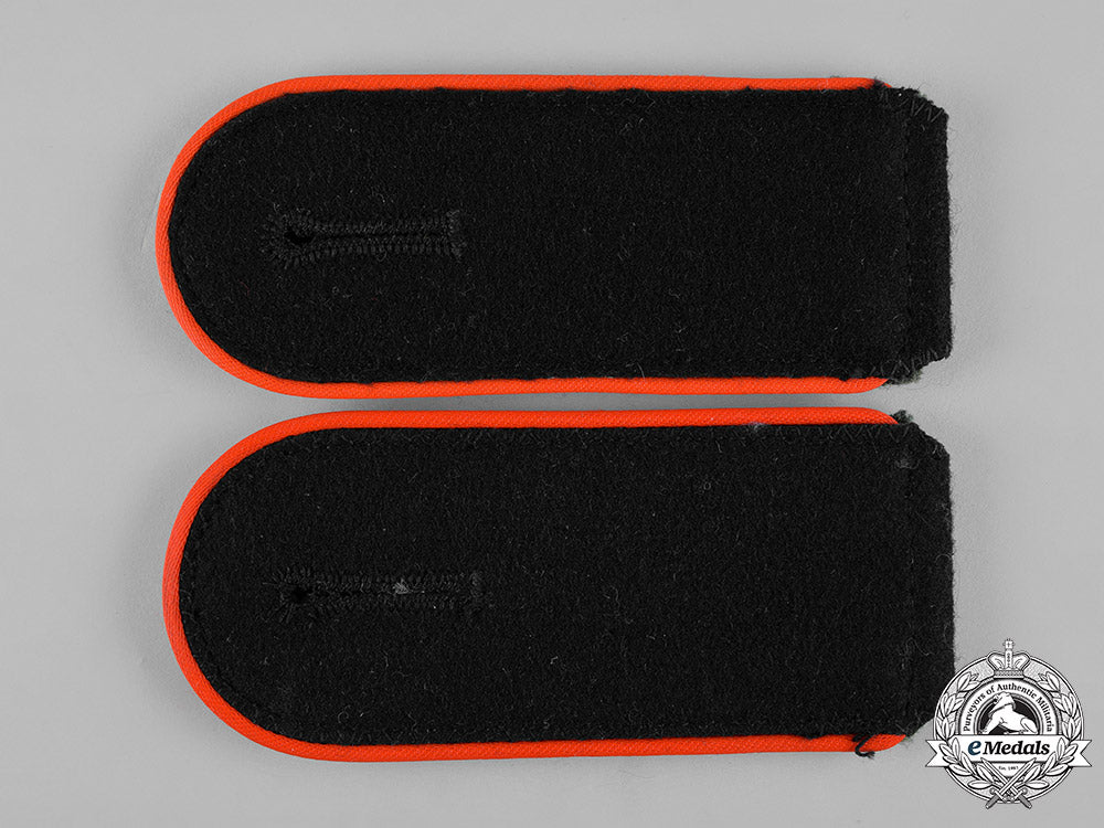 germany,_waffen-_ss._a_set_of_mann_artillery_personnel_shoulder_straps_c19-4821_2_1