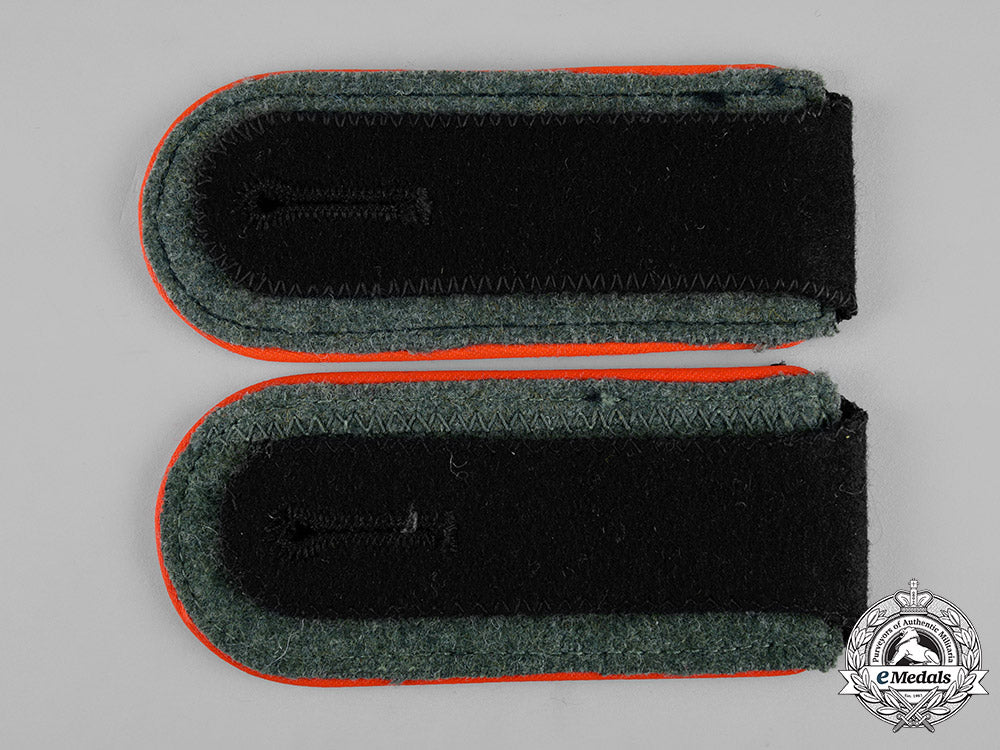 germany,_waffen-_ss._a_set_of_mann_artillery_personnel_shoulder_straps_c19-4822_2_1