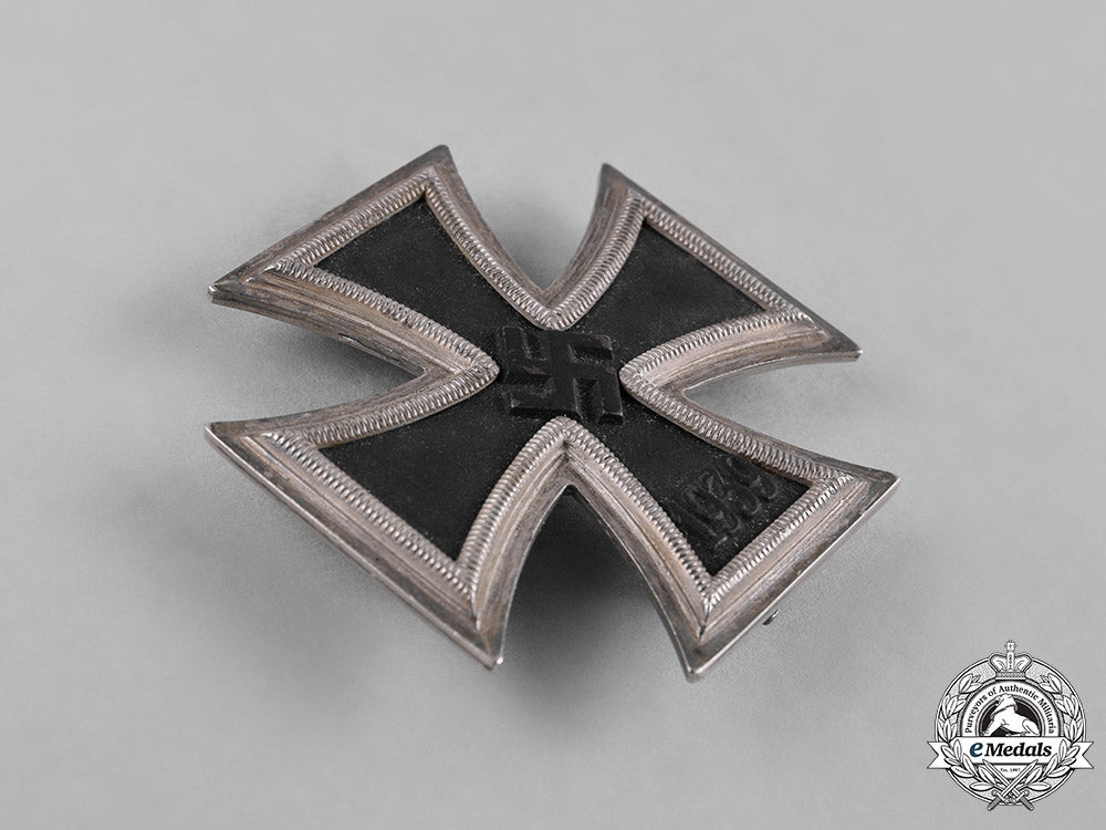 germany,_wehrmacht._a1939_iron_cross,_i_class,_with_case_c19-503