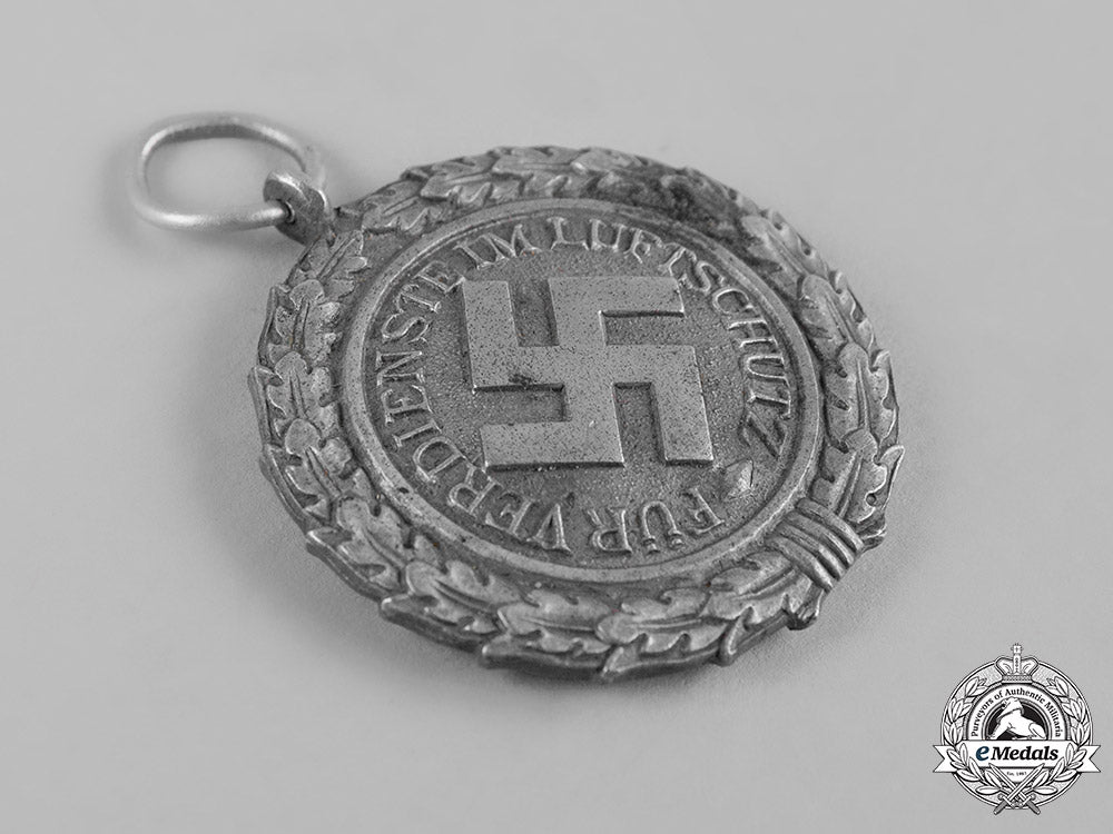 germany,_rlb._an_air_defence_league(_rlb)_air_protection_medal,_ii_class_c19-5101_2_1